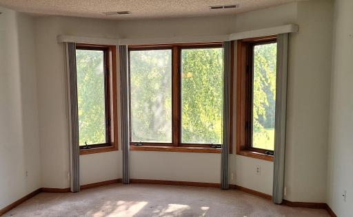 Living Room Bay Window.jpg
