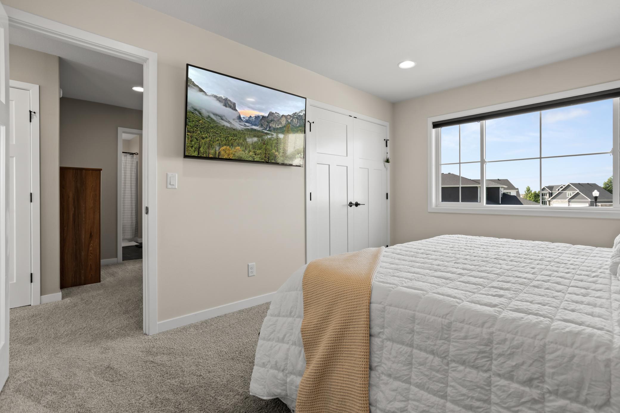 2nd bedroom