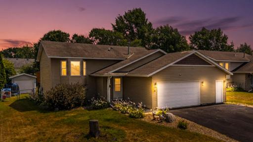 Cozy summer night in a lovely neighborhood. Cari Park and playground is accessible via path next to a house in the cul-de-sac, so your kids won't need to take a busy road to get there!