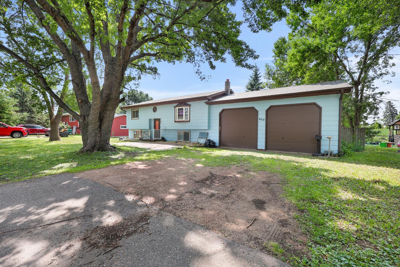 Both garage doors have extra height - nice!
