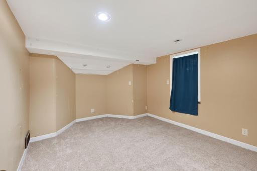 760 Nebraska Avenue E, Saint Paul, MN 55106