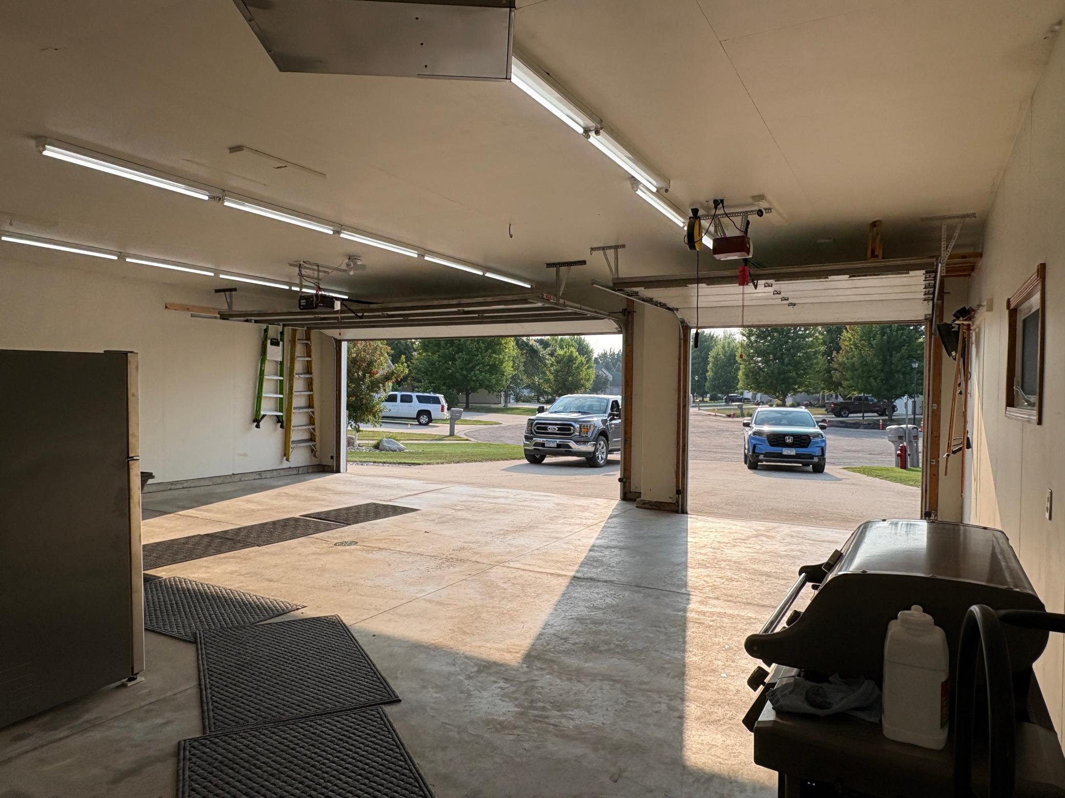 972 Square Foot Garage.JPG