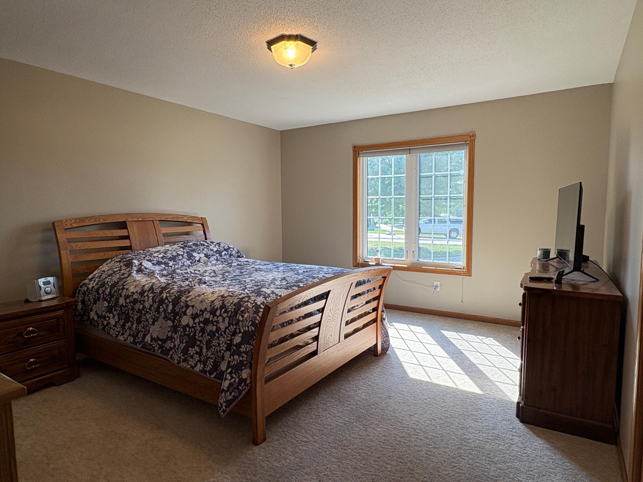 Bedroom 2.JPG