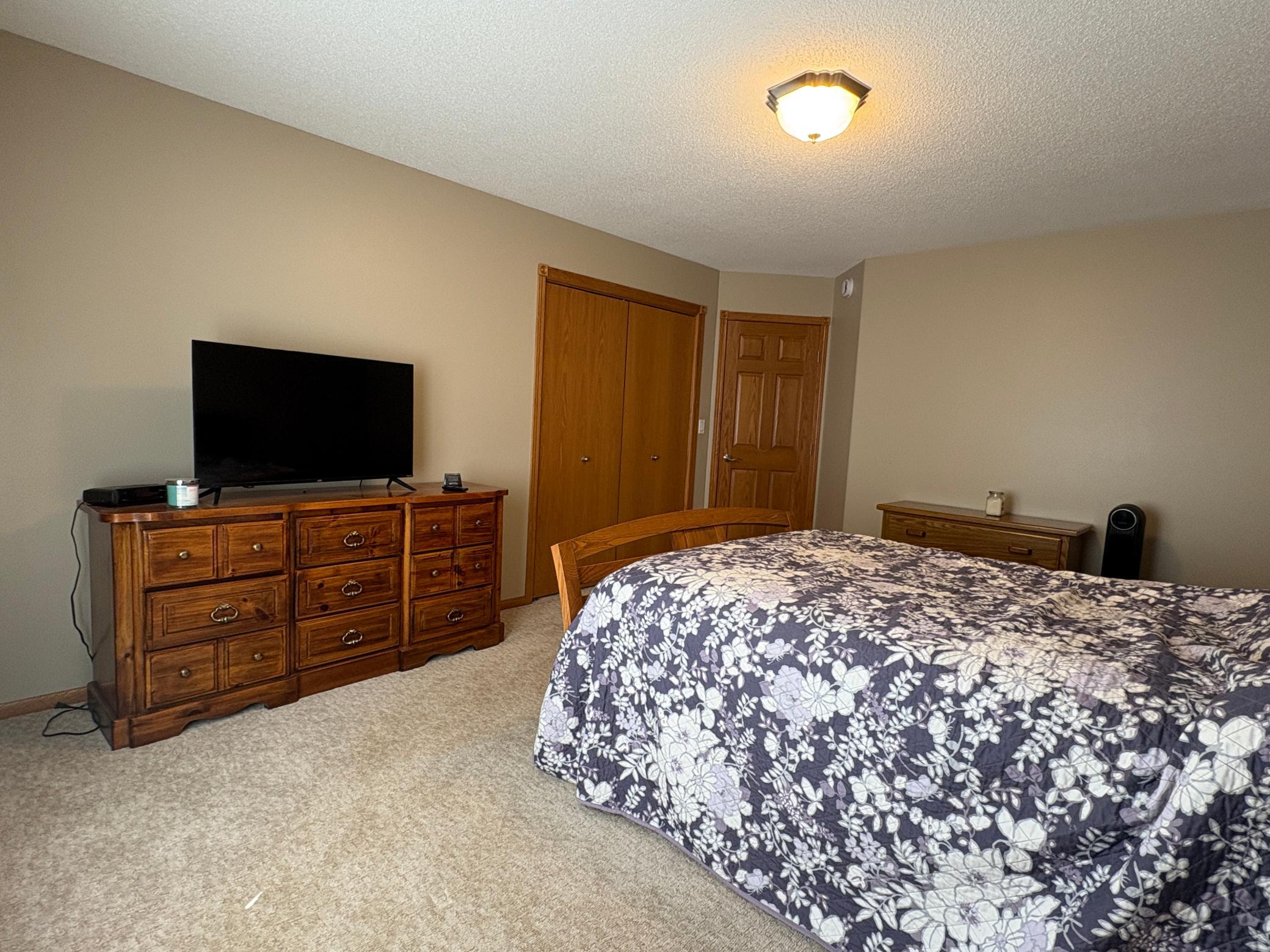 Bedroom 2.JPG