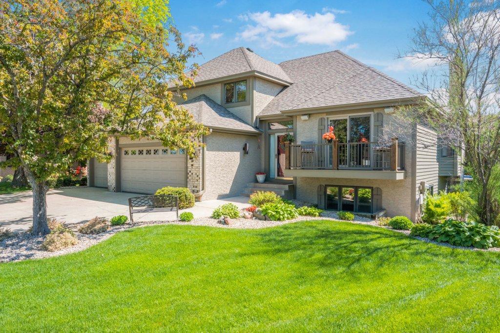 Welcome to the this one owner home in the Heart of Edinburgh community!