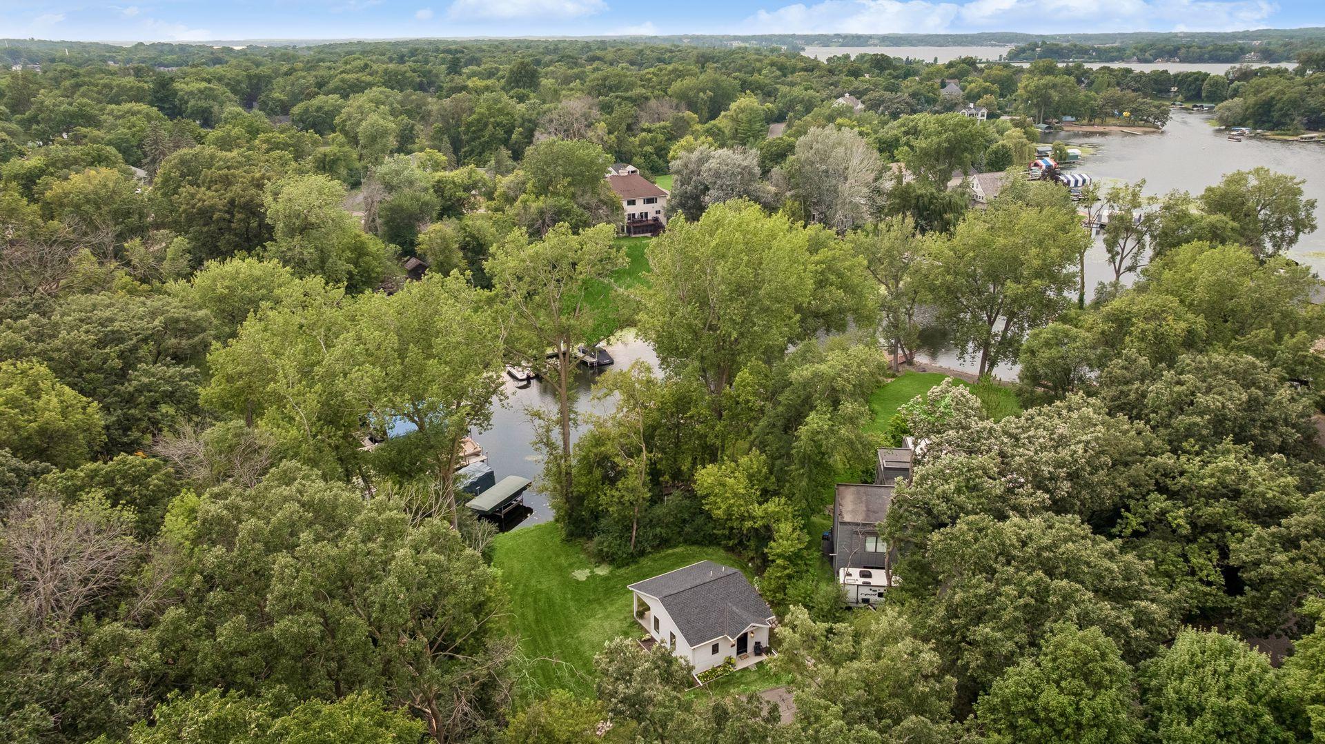 Whether kayaking and fishing during the summer months or snowshoeing and skating throughout the winter, Libbs Lake offers a peaceful, year-round recreational lifestyle.