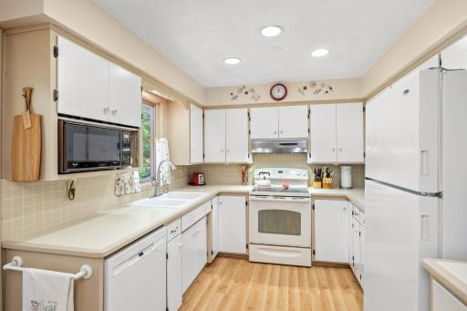 1065 Sherwood Street SE, Hutchinson, MN 55350