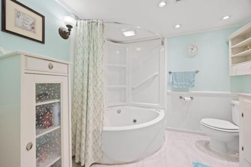 1065 Sherwood Street SE, Hutchinson, MN 55350