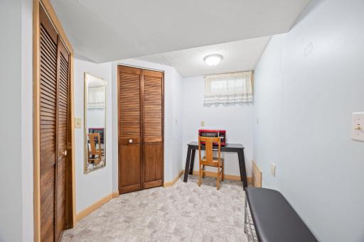 1065 Sherwood Street SE, Hutchinson, MN 55350