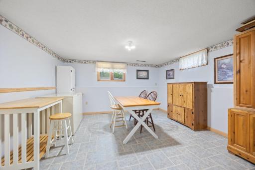 1065 Sherwood Street SE, Hutchinson, MN 55350