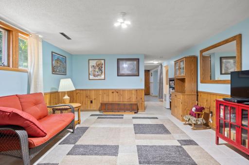 1065 Sherwood Street SE, Hutchinson, MN 55350