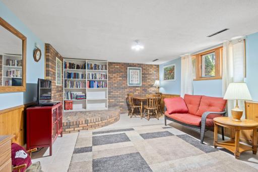 1065 Sherwood Street SE, Hutchinson, MN 55350