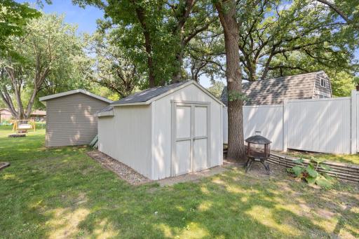 1065 Sherwood Street SE, Hutchinson, MN 55350