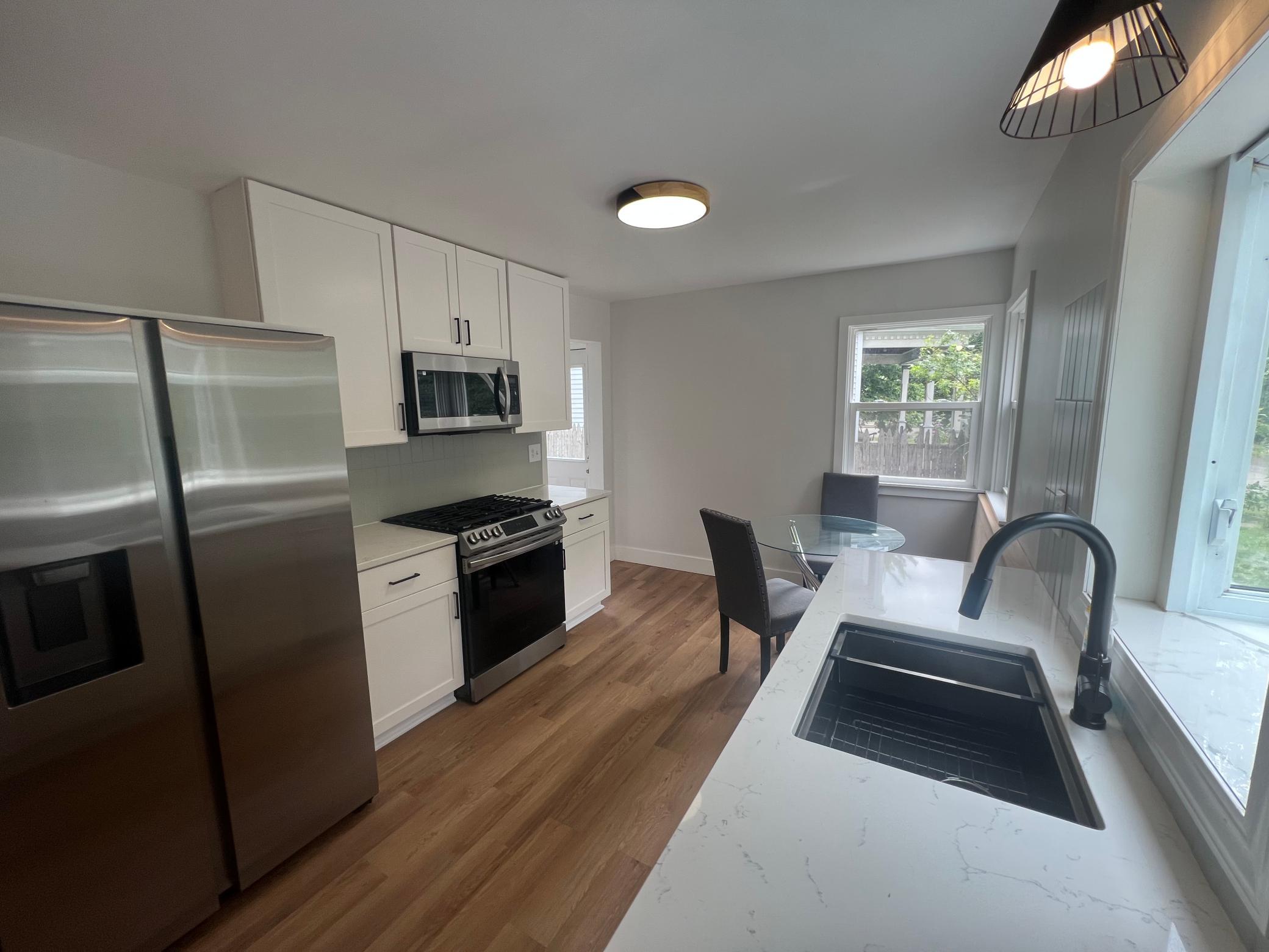 Kitchen 2.jpeg