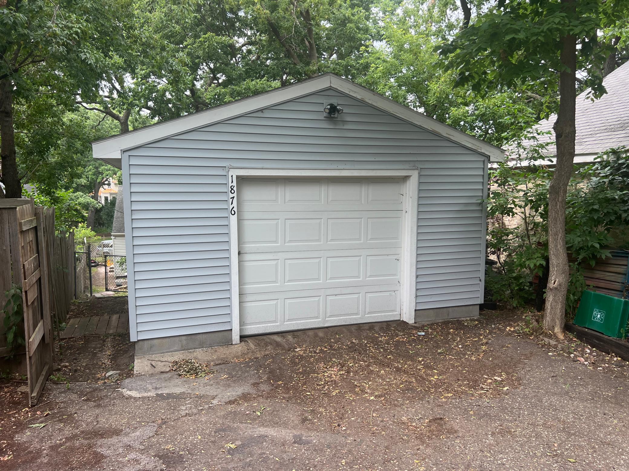 Garage 1.jpeg