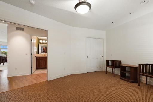 21957 Minnetonka Boulevard, 17, Excelsior, MN 55331