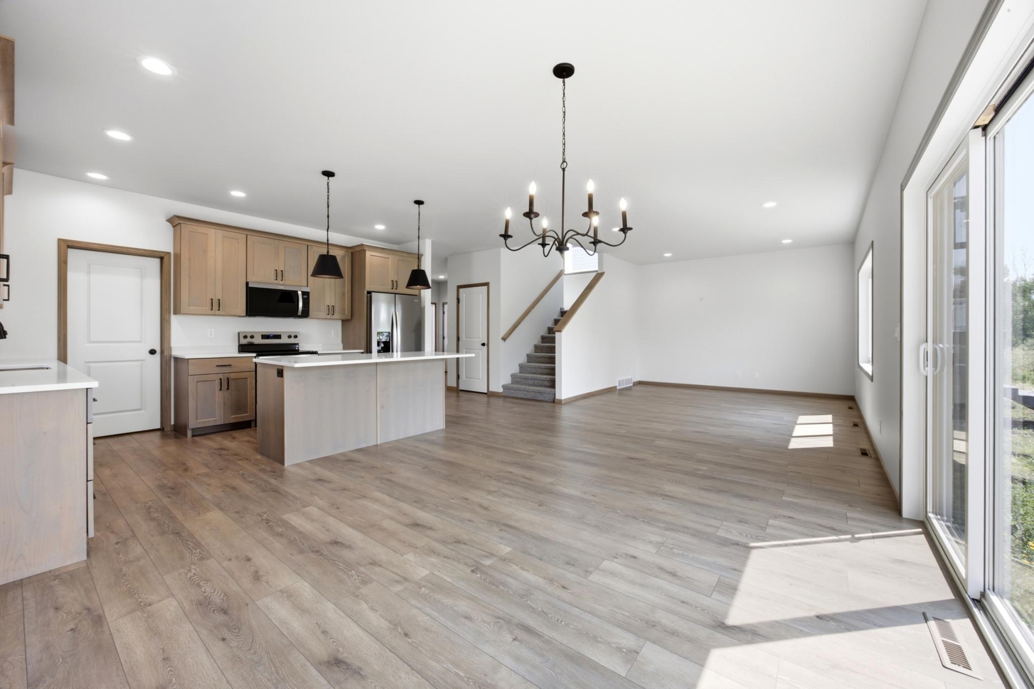 Dining to Kitchen