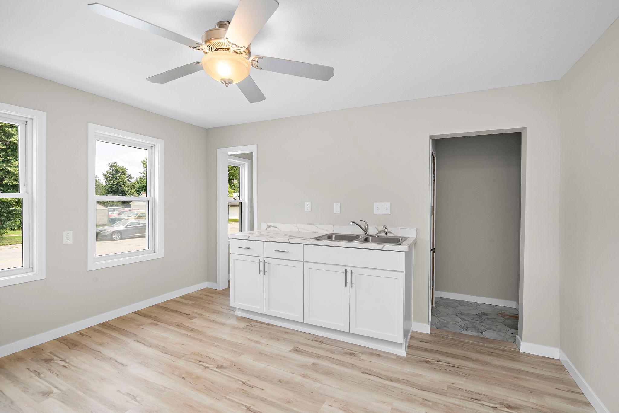 9-web-or-mls-205-adams-st-se.jpg