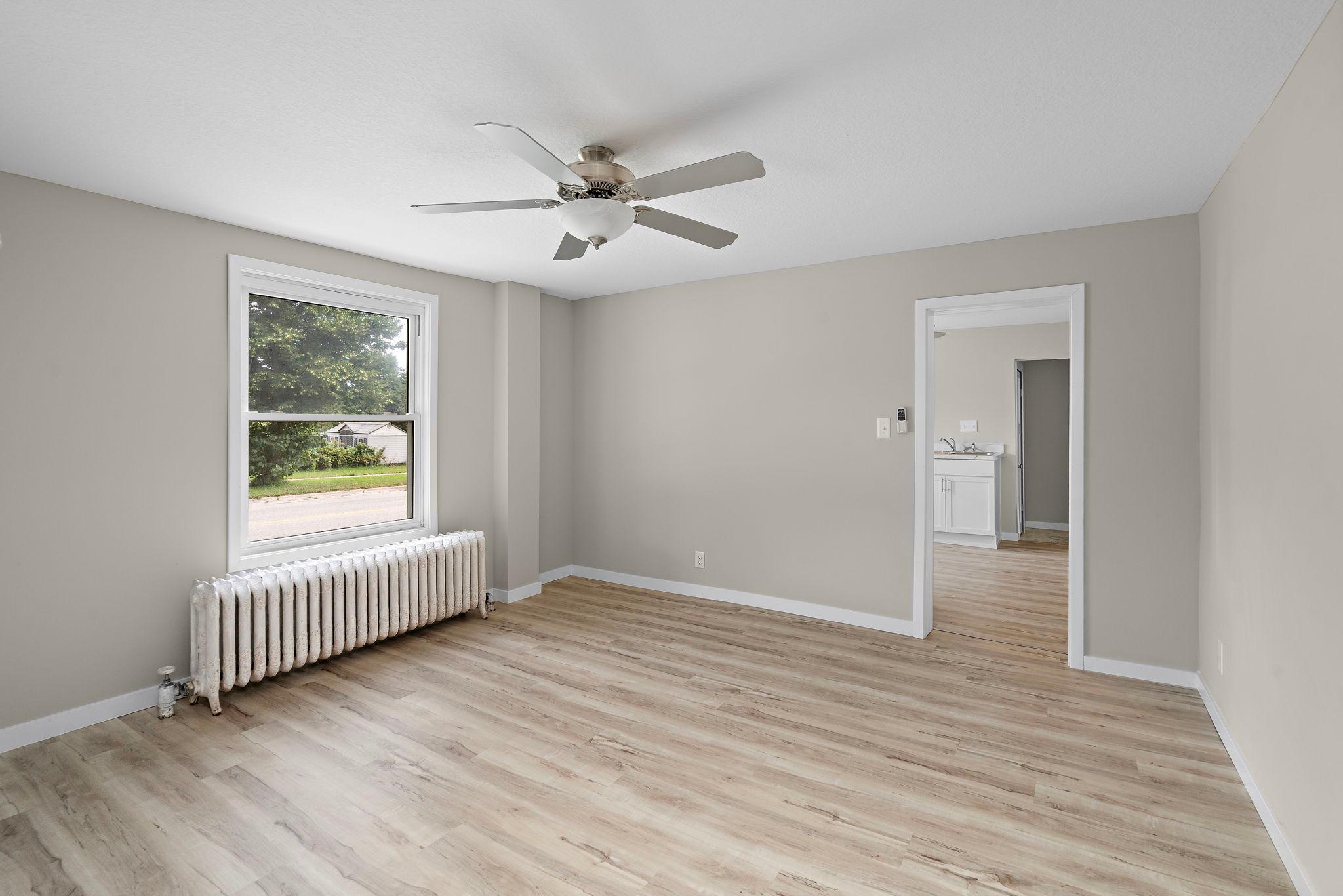 6-web-or-mls-205-adams-st-se.jpg
