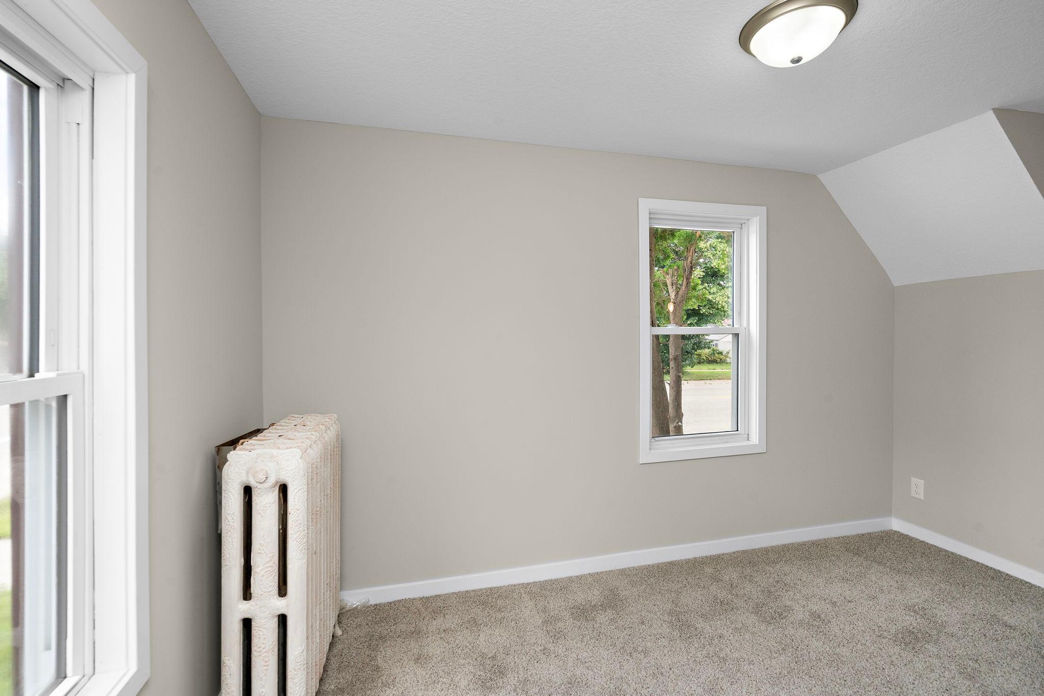 4-web-or-mls-205-adams-st-se.jpg