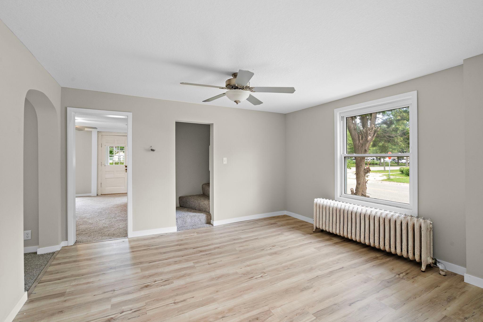 7-web-or-mls-205-adams-st-se.jpg