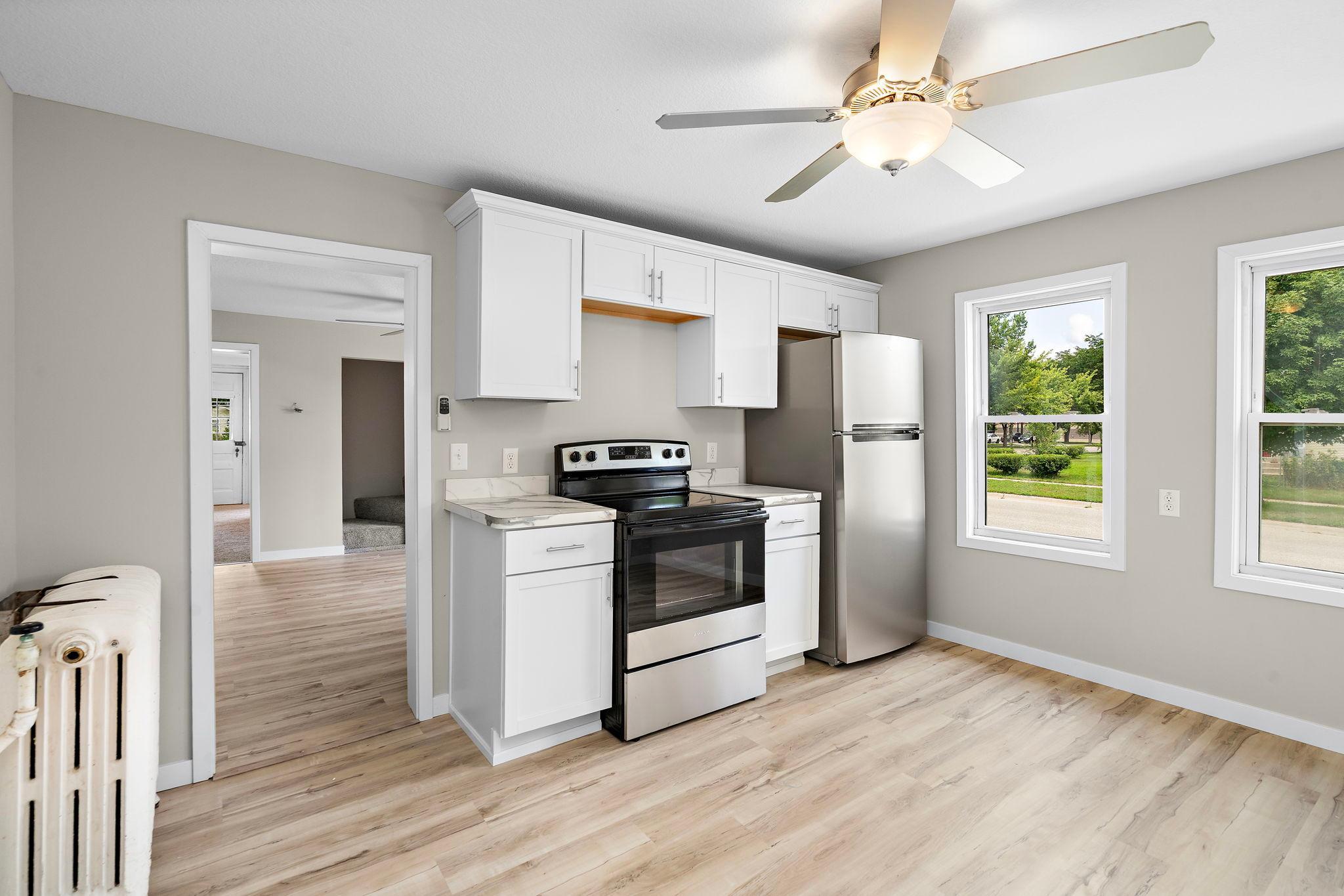 10-web-or-mls-205-adams-st-se.jpg