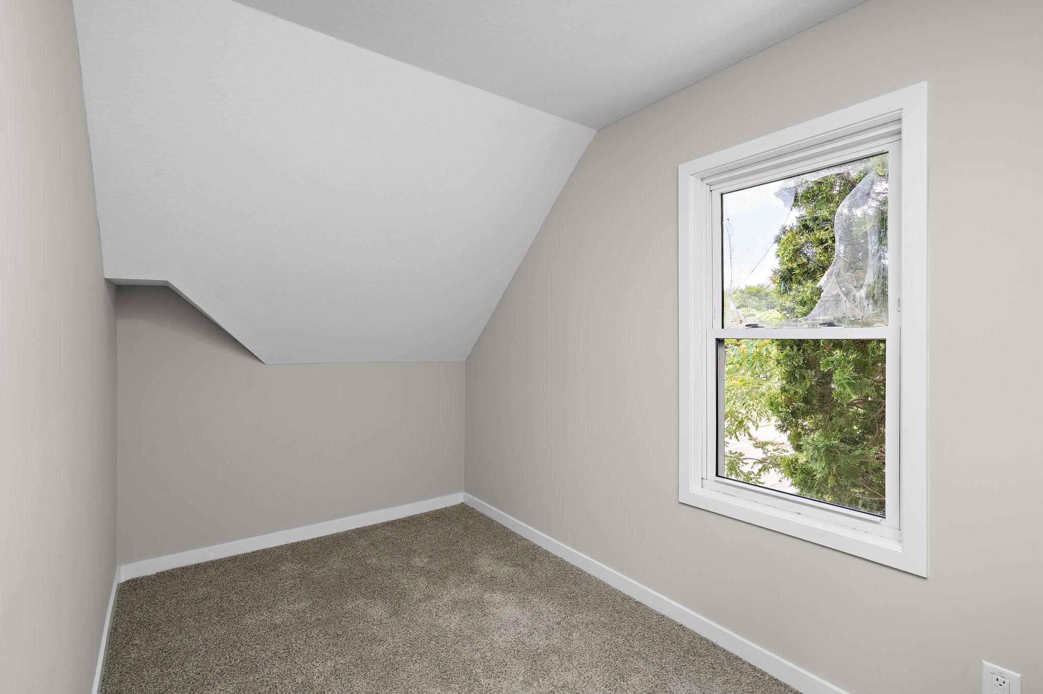 16-web-or-mls-205-adams-st-se.jpg