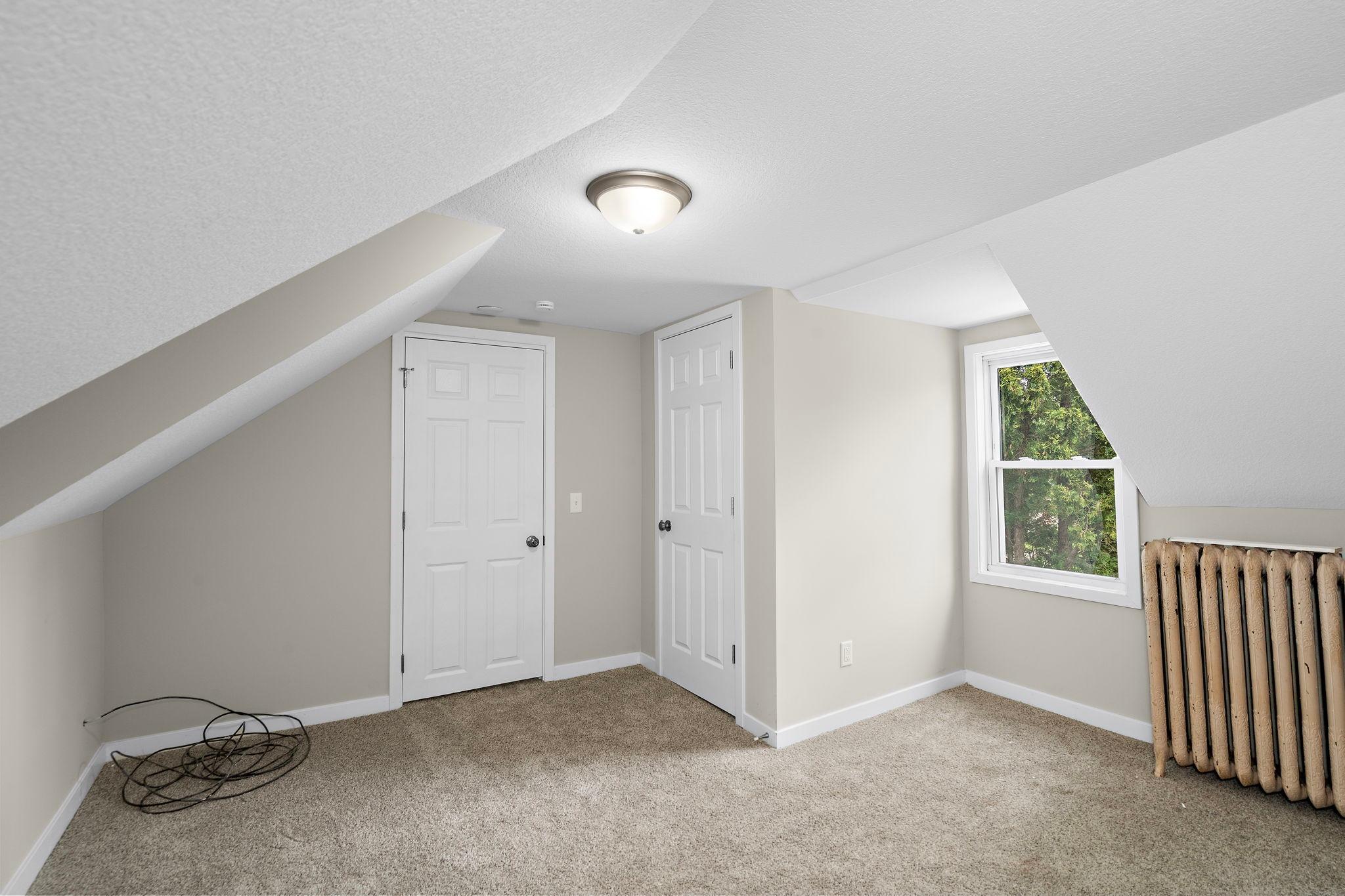 20-web-or-mls-205-adams-st-se.jpg