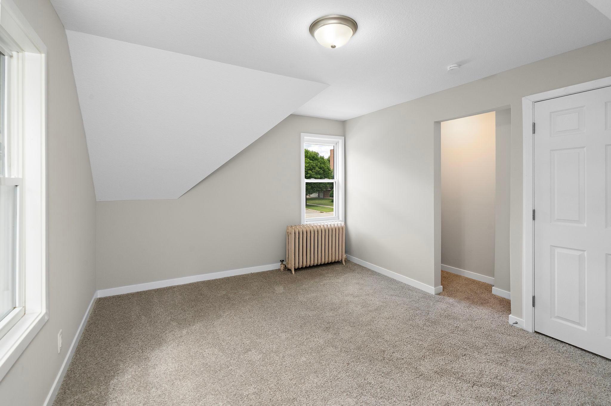 18-web-or-mls-205-adams-st-se.jpg