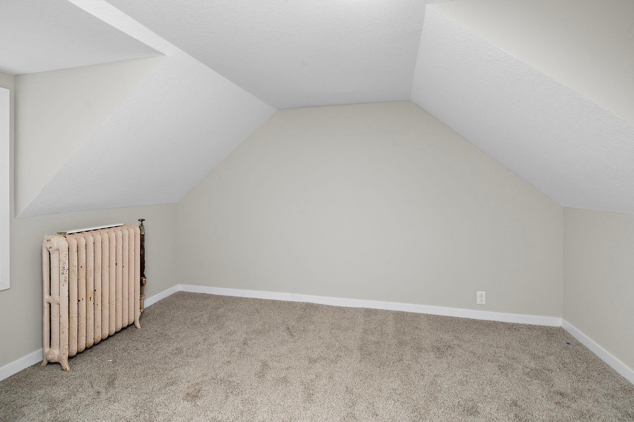 19-web-or-mls-205-adams-st-se.jpg