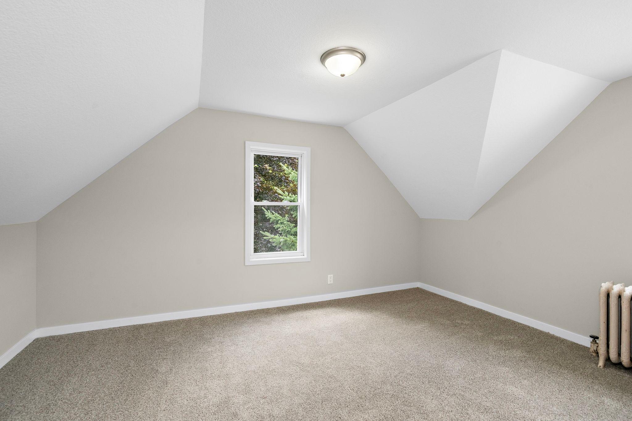 17-web-or-mls-205-adams-st-se.jpg