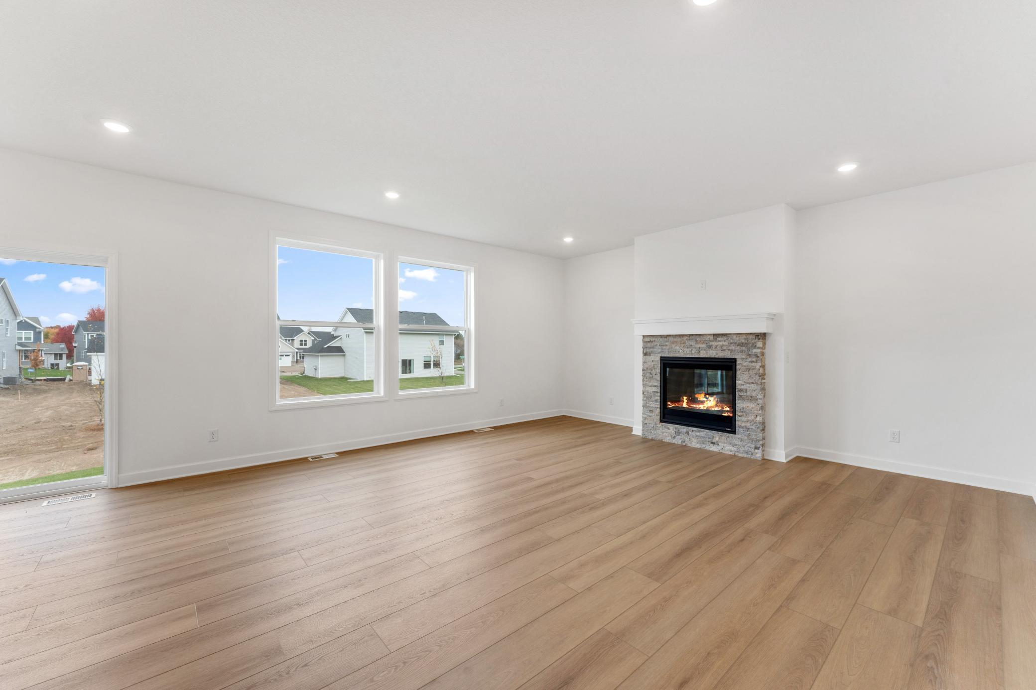 (Photo of an inventory home, actual homes finishes will vary)