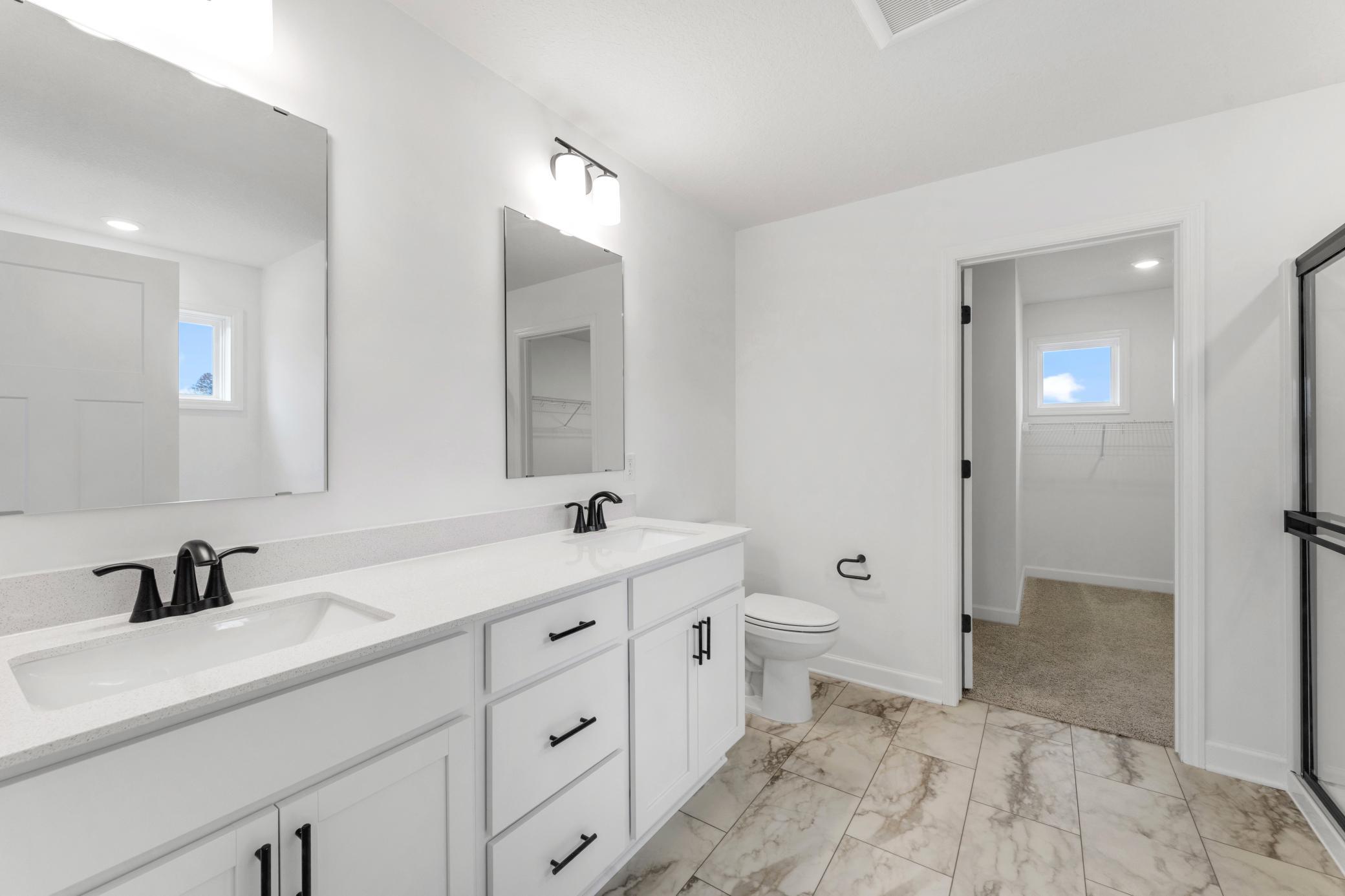 (Photo of an inventory home, actual homes finishes will vary)