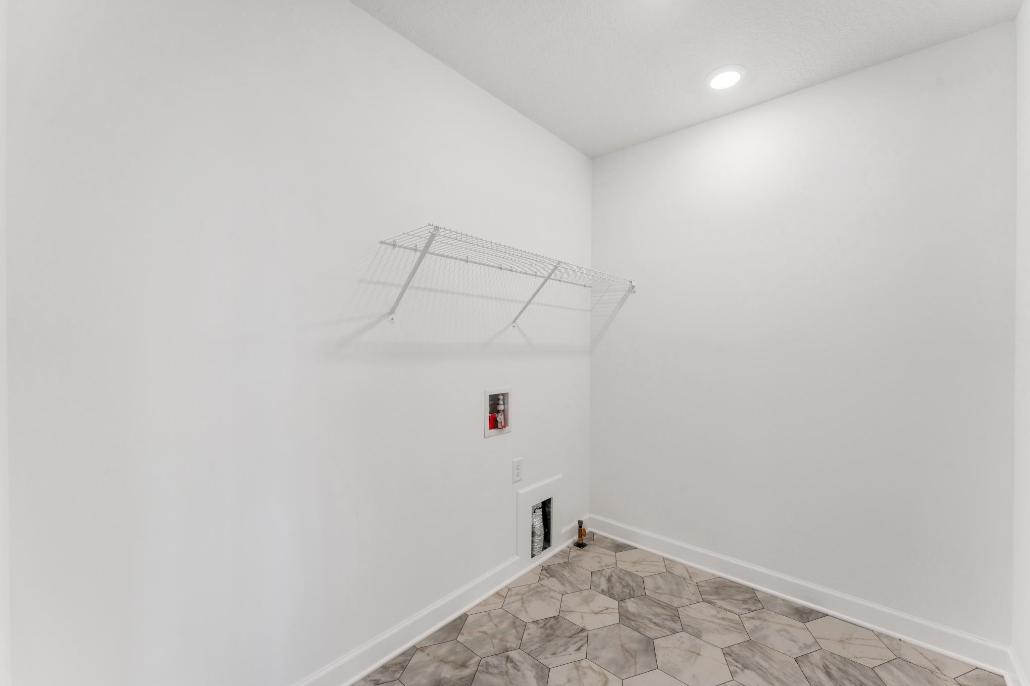 (Photo of an inventory home, actual homes finishes will vary)