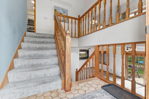 Stair to lower lever