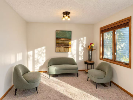 Fmaily room (can be 3rd bedroom)