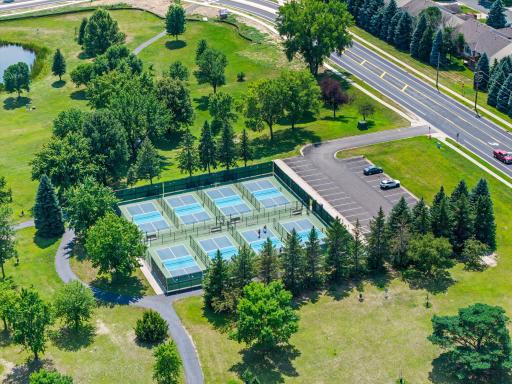 Nearby parks, pickleball, SandVenture Aquatic Park. Awesome Shakopee location!