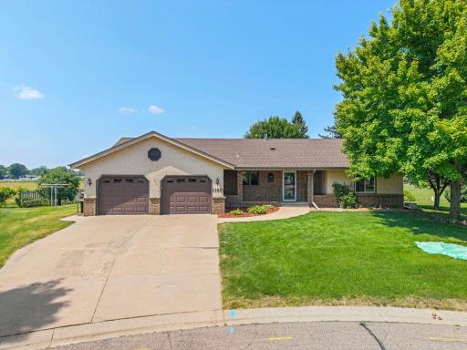 1150 Menke Circle, Shakopee, MN 55379