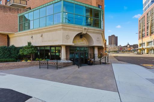 1 block to light rail The Pointe Condominiums St Paul, MN.jpg