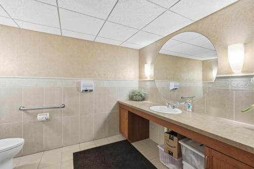 community room bath The Pointe Condominiums St Paul, MN.jpg