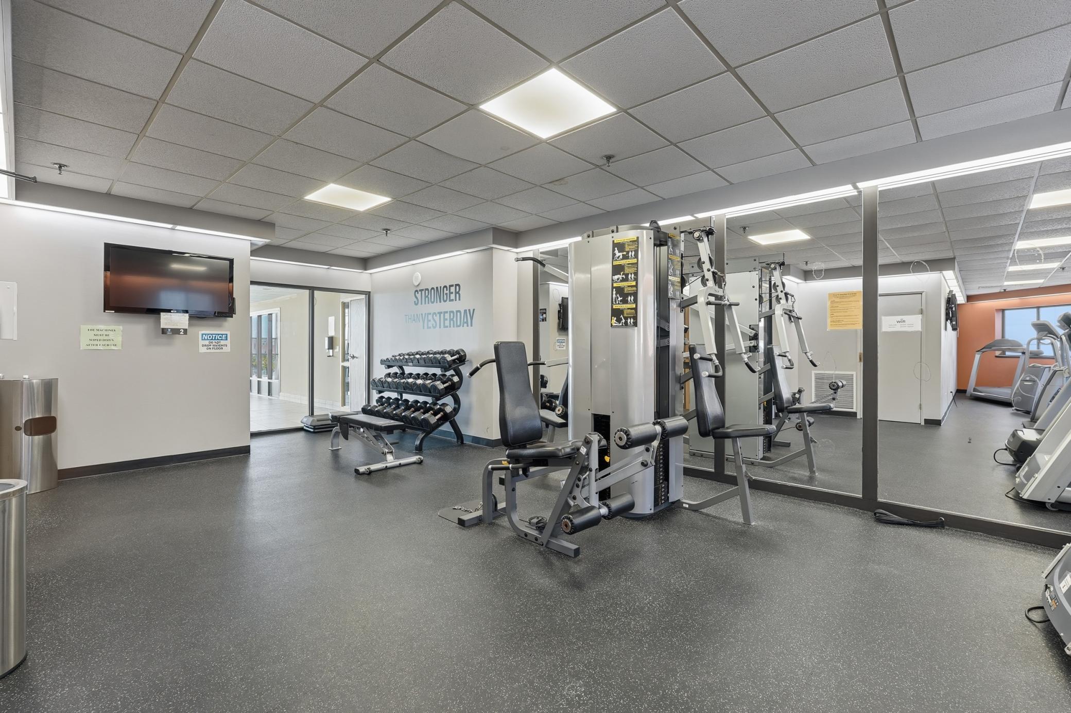 GYM The Pointe Condominiums St Paul, MN, USA.jpg