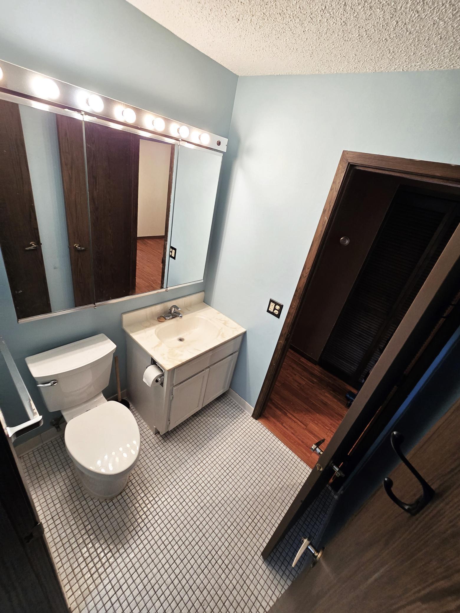 BATHROOM - 1 (20).jpg