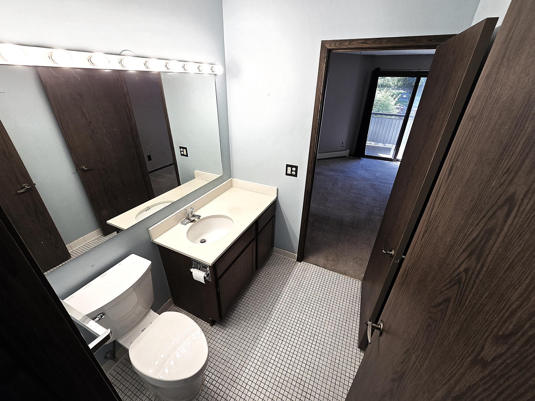 BATHROOM - 1 (23).jpg