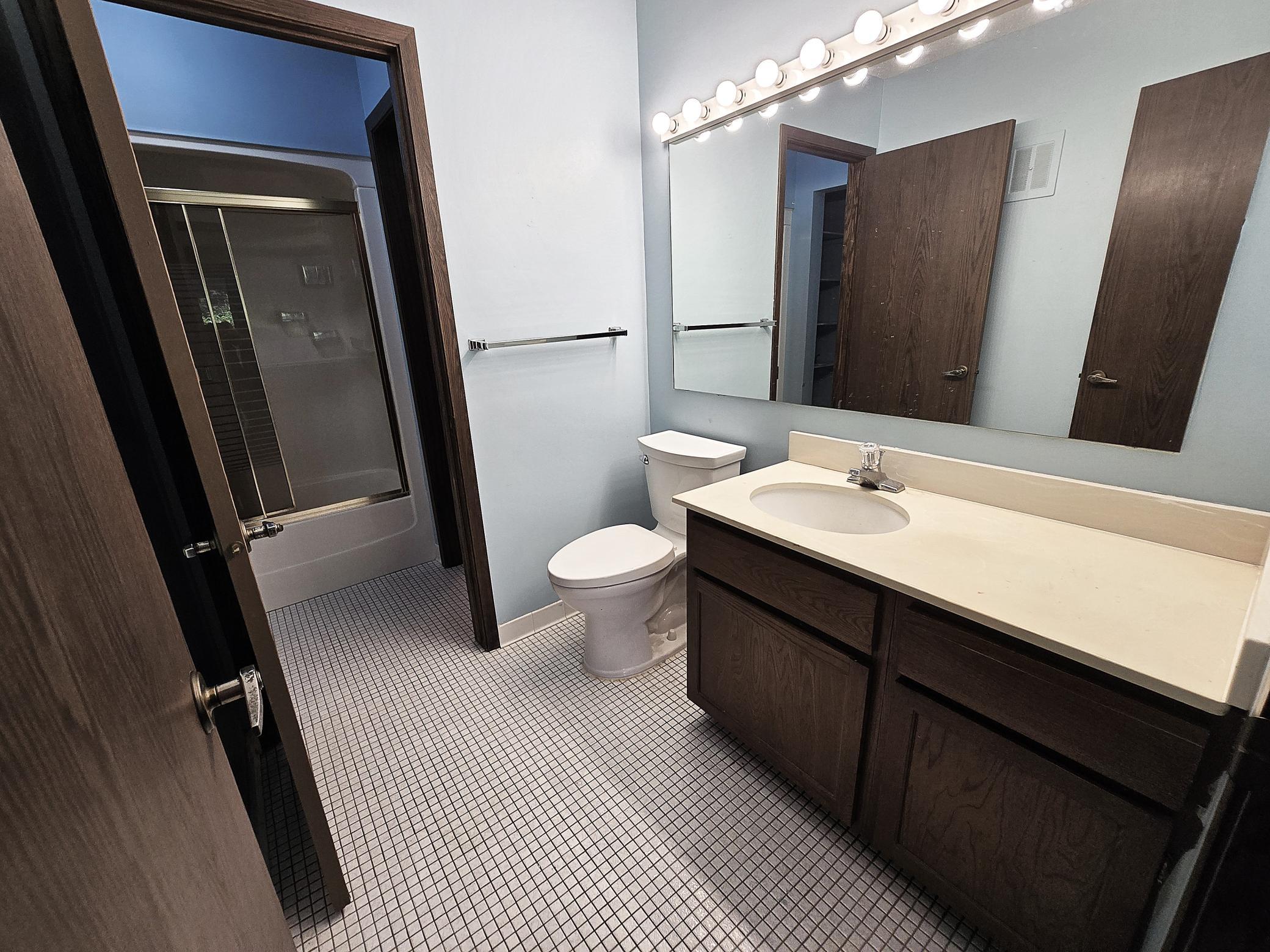 BATHROOM - 1 (27).jpg