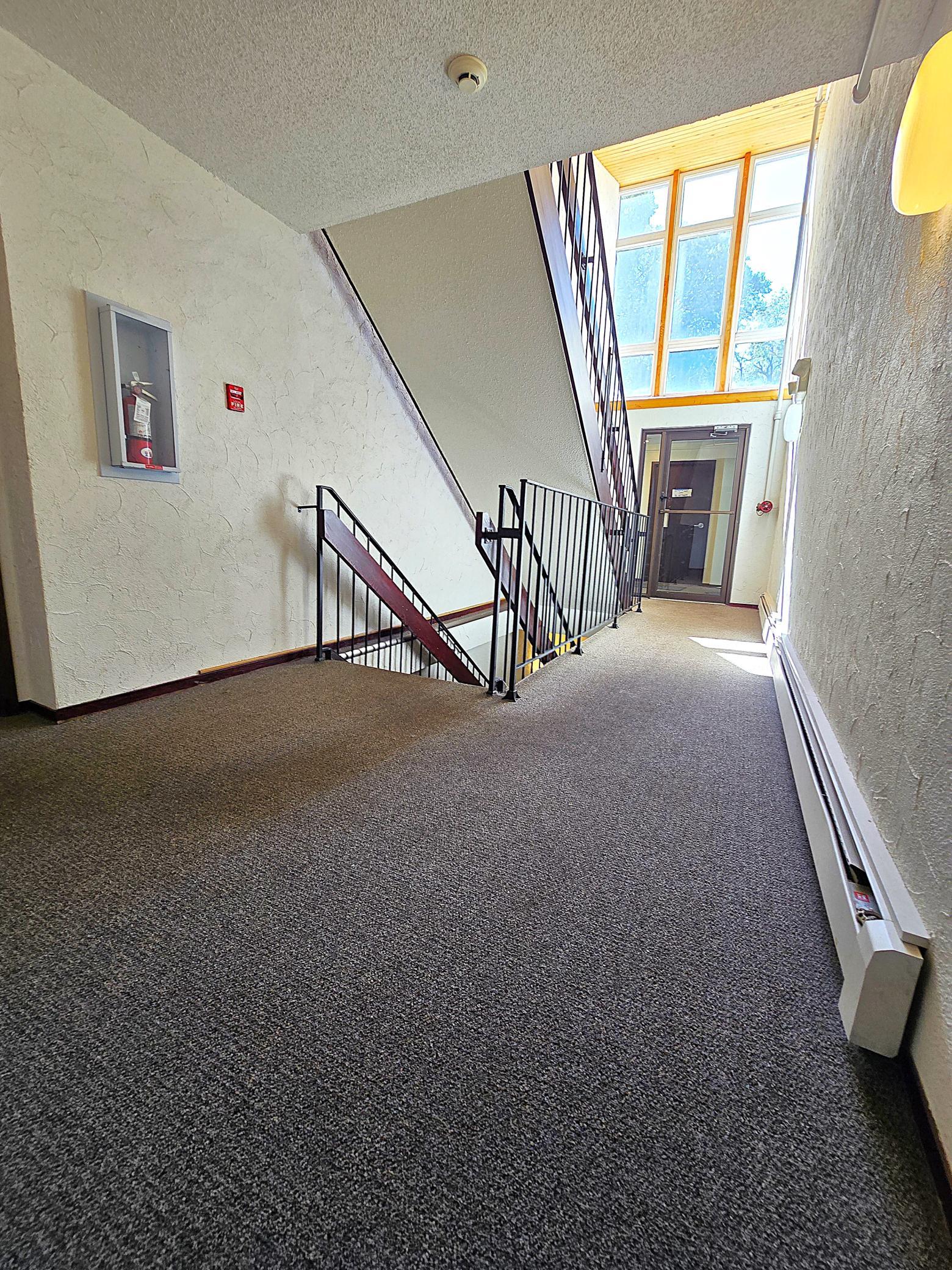 LOBBY - (22).jpg