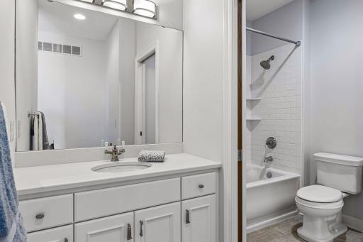 3649 Lerive Way - Spacecrafting - 0068.jpg