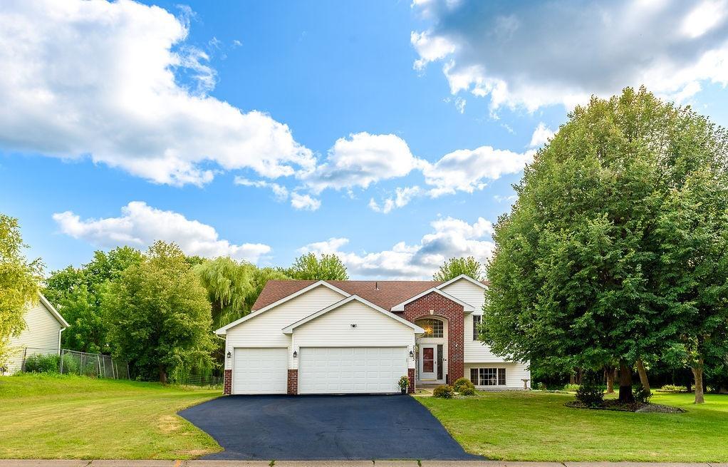 Welcome to 22363 Jed Dr Rogers