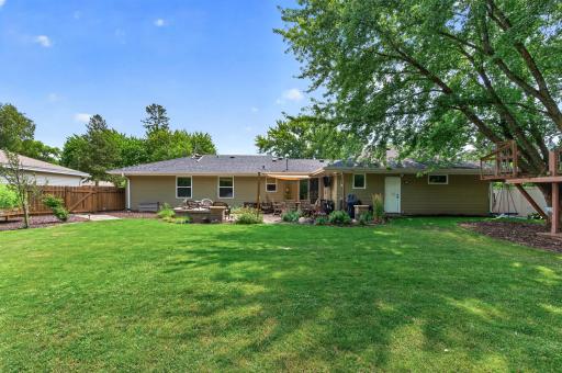 Beutiful expansive backyard-perfect for your dream outdoor space.jpg