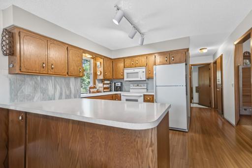 Peninsula breakfast bar, virtually altered.