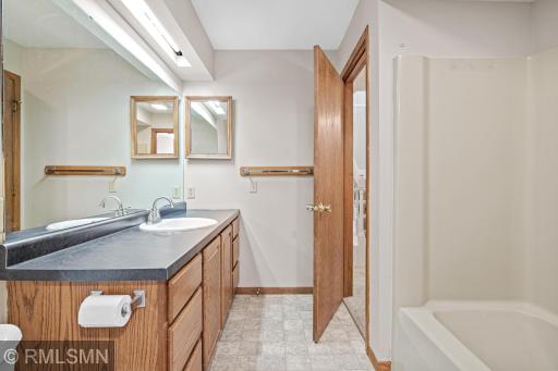451 Hunter Hill Road, Hudson, WI 54016